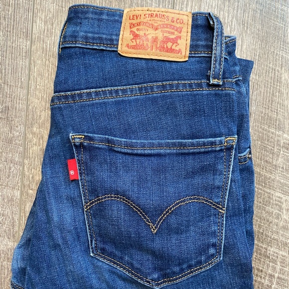 Levi’s high waisted jeans - Picture 4 of 7